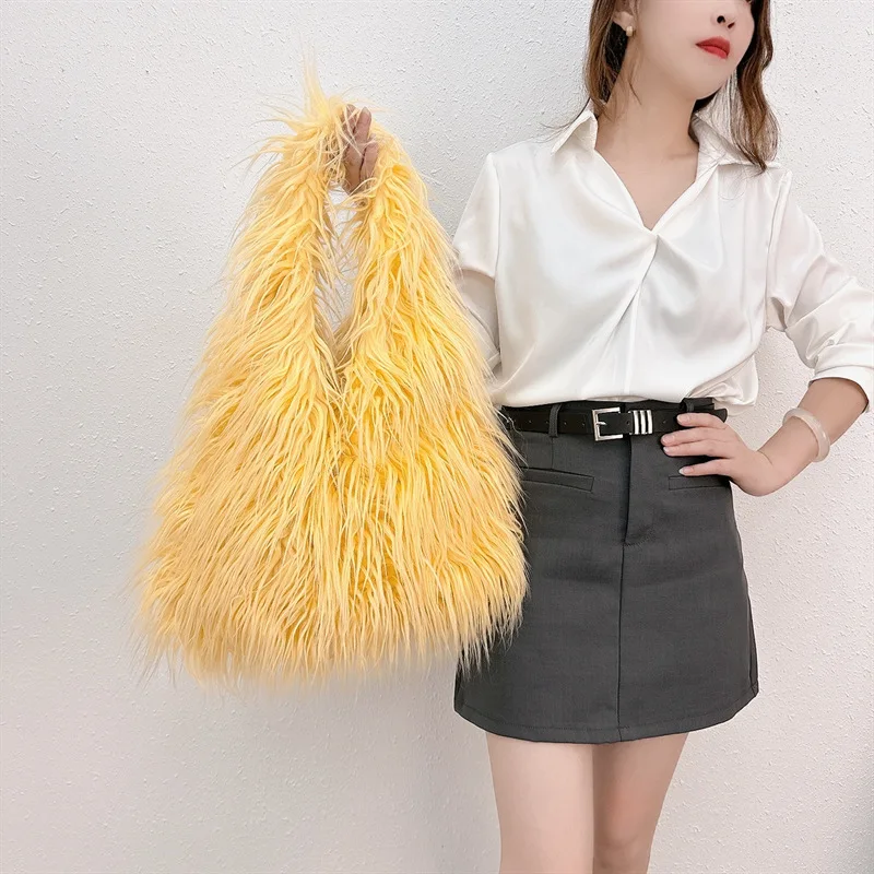 Bolsos de hombro peludos y esponjosos para chicas Kpop Y2k para mujer, tendencia de lujo, bolso de mano grande de piel sintética de diseñador, bolsos Harajuku