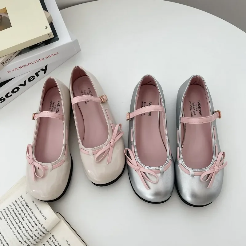 귀여운 신발 여성 발레 스니커즈 라운드 발가락 Bowtie 메리 제인 신발 대학 숙녀 하이힐 우아한 펌프 결혼식 신발