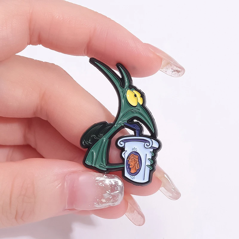 Cartoon Anime Herkules Panik trinken Soda Brosche Emaille Pin benutzer definierte kreative Tier Abzeichen Revers Shirt Zubehör Schmuck Geschenk – Detail 2