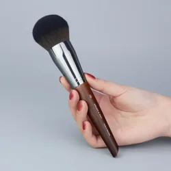 Deluxe Flat Blusher & Foundation Brush for Seamless Makeup Application (126)