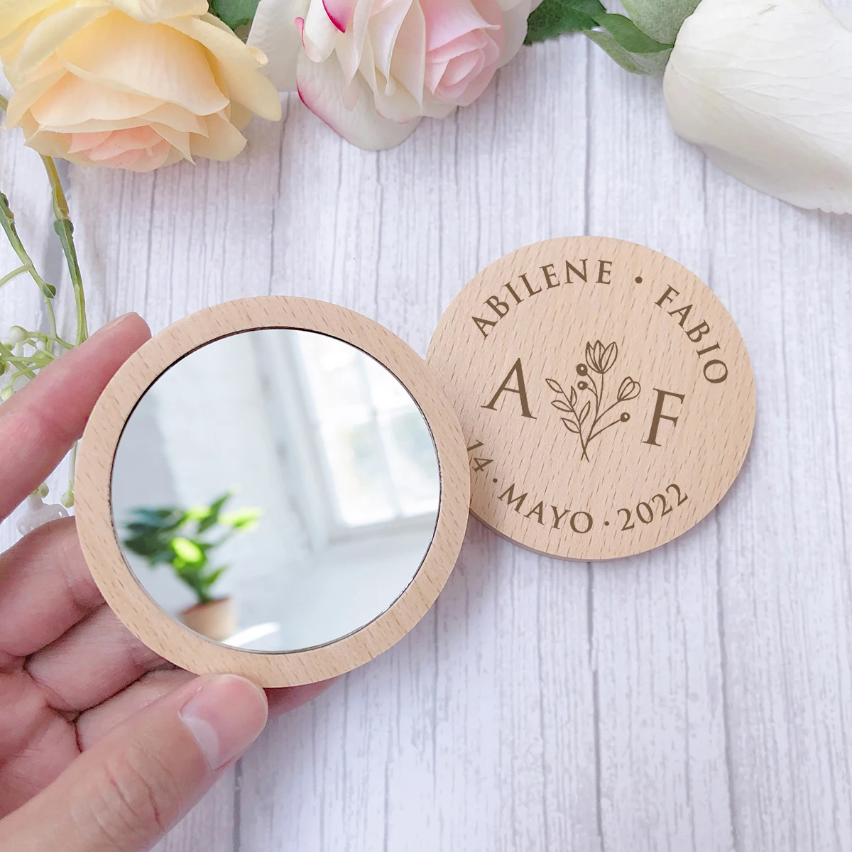 Personalized Wooden Pocket Mirrors Wedding Gift Souvenir Bridal Shower Wedding Party Favor for Guest Purse Makeup Mirror