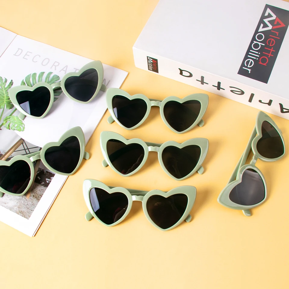 CIEHER Occhiali Da Sole A Forma Di Cuore Per Addio Al Nubilato, Bianco E Nero, Leggeri E Antiscivolo, Protezione UV, Bomboniere Per Sposa E Damigelle, Divertenti E Glamour