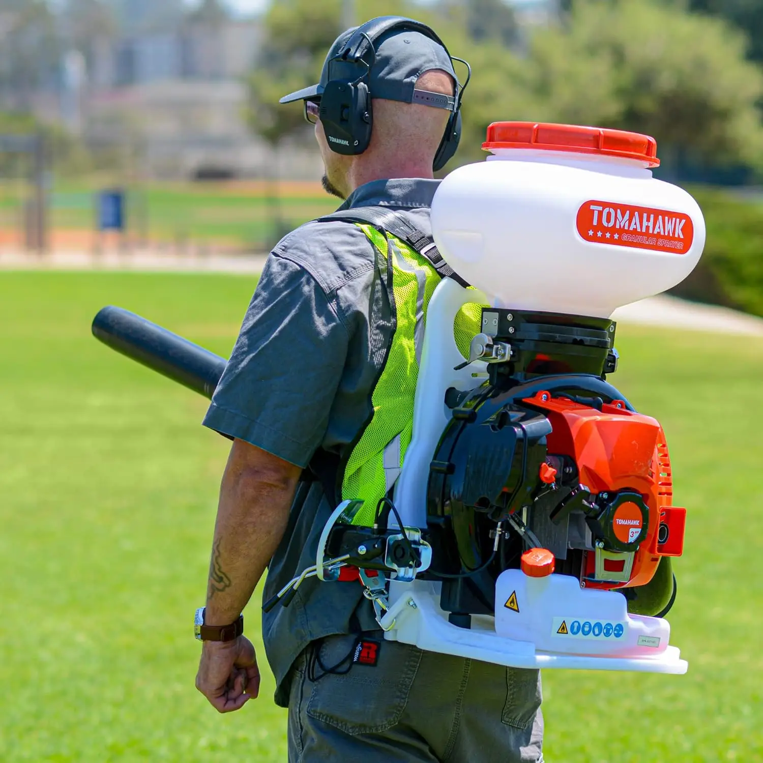 Motorized Fertilizer Spreader 4 Gallon 4