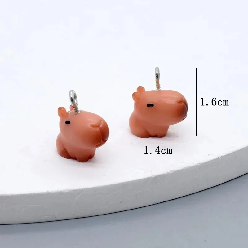 10개 귀여운 미니 3D 카피바라 레진 참 장식품 사랑스러운 게으른 동물 펜던트 DIY 공예품 귀걸이 보석 제작용