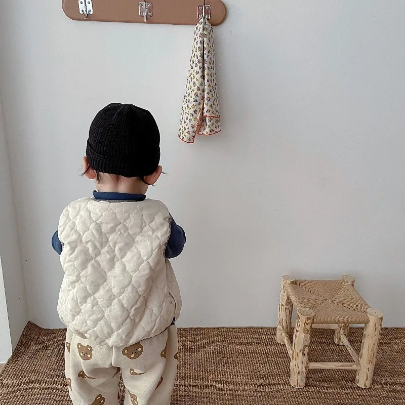 한국 스타일  가을 겨울 누빔 조끼 회색 베이지 브이넥 민소매 따뜻한 코트 남아 여아 따뜻한 조끼 D2152