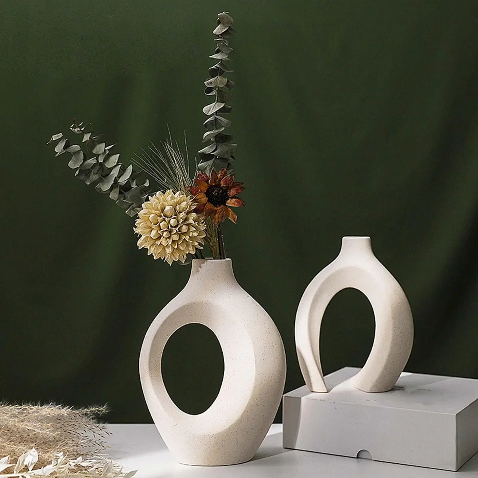 2 Pieces Nordic Style Flower Vase Flower Arrangements Planter Pots Tabletop Centerpieces Statue Decorative Bud Vase for Entrance 4
