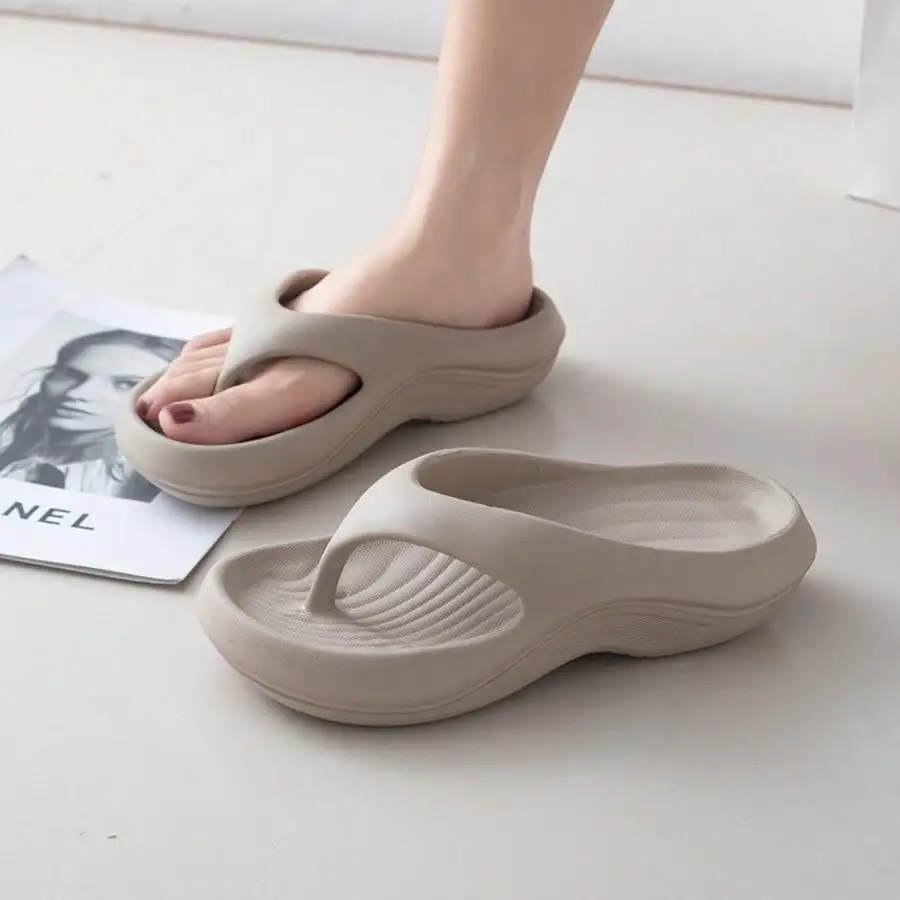 Stylish Women's All-Season Solid-Color Comfort Flip-Flops