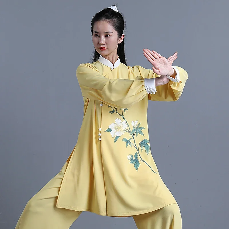 

Одежда Tai Chi Женская, искусственная одежда для соревнований кунг-фу, свободная от морщин ручная роспись, желтая 2022