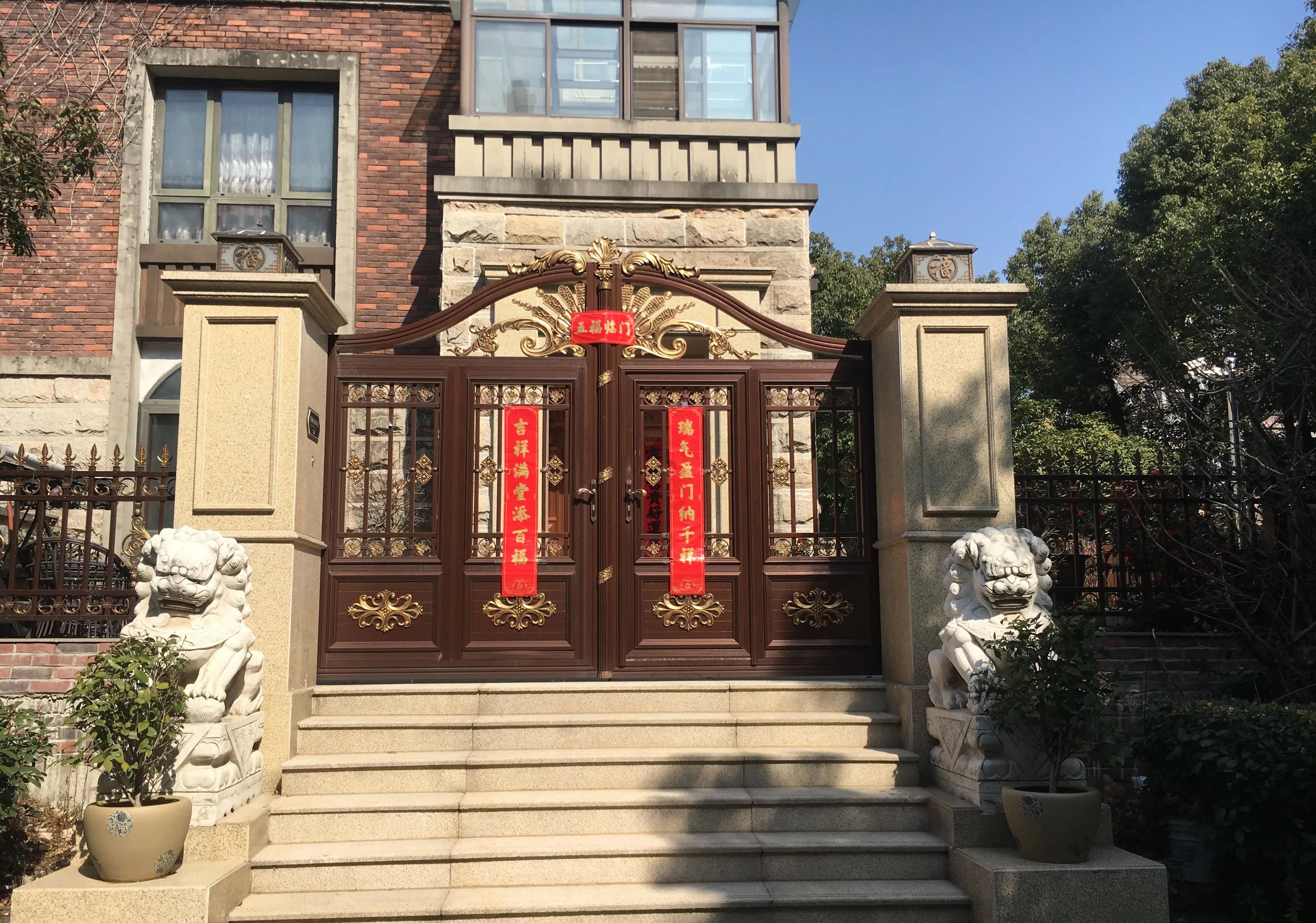 European Aluminum Courtyard Door Villa Elegant Modern Wrought Iron Gate Design For Garden House Door