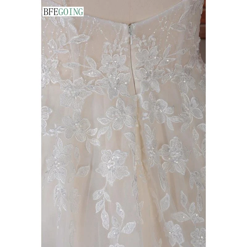 Lace A-Line Wedding Gowns Chapel Train Custom Made Floor-Length V-Neck Spaghetti Straps Appliques Bridal Dresses