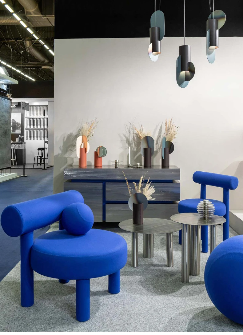 Description Picture 3 of itemBold Nordic Blue Backrest Dining Chair Net Colour Makeup Living Room Dresser Stool Clothing Store Dining Chairs for kitchen