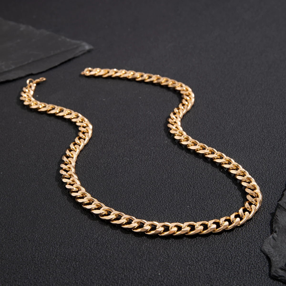 Chain Necklace KunJoe Simple Cuban Chain Necklace for Men Gold Color/Black Metal Aluminium Chain On The Neck Choker Jewelry Party Male DIY Gift