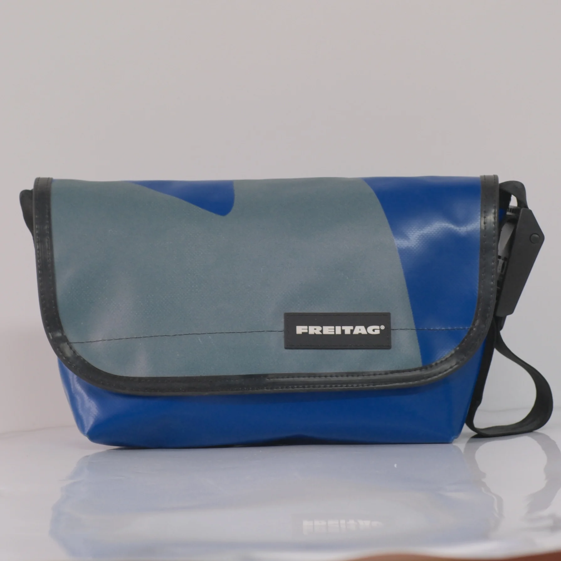 FREITAG F41 HAWAII FIVE-O Messenger Bag Single Shoulder Bag Crossbody Bag Swiss Cycling Eco-Friendly Bag