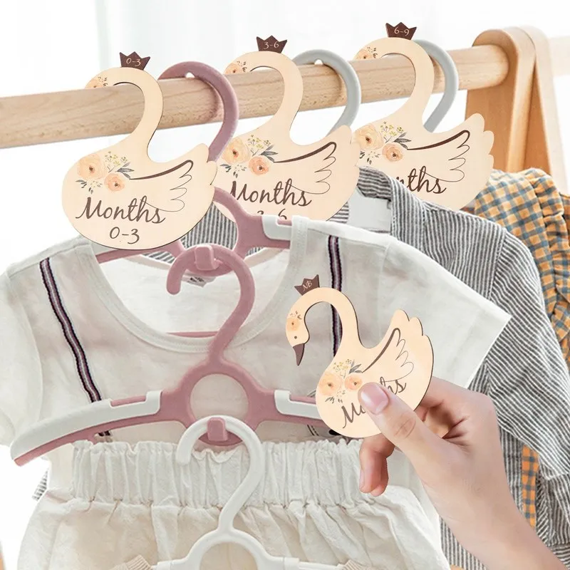 1 Set Newborn 24 Months Baby Closet Dividers Wood Nursery Clothes Organizers Infant Wardrobe Divider Label for 0-7 Years Old souvenirs for a baby shower