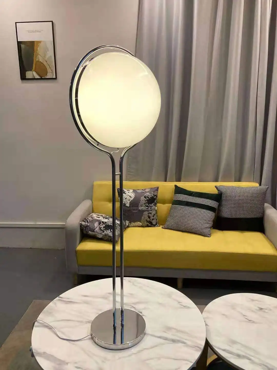 Creative E27 LED Metal Chrome Desk lamp Light Living Room Hotel Room White Acrylic Ball Lights Home Art Deco Art Floor lamp led floor lamp