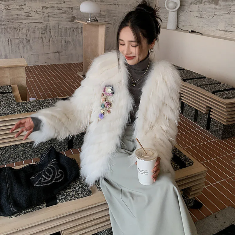 

Женское короткое пальто из меха енота, зимняя повседневная брошь в виде цветка с V-образным вырезом, верхняя одежда из натурального меха в полоску, Офисная верхняя одежда, L