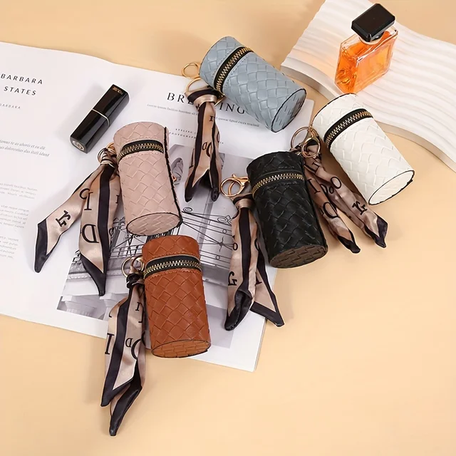 Fashionable solid color woven mouth red envelope portable and versatile keychain pendant