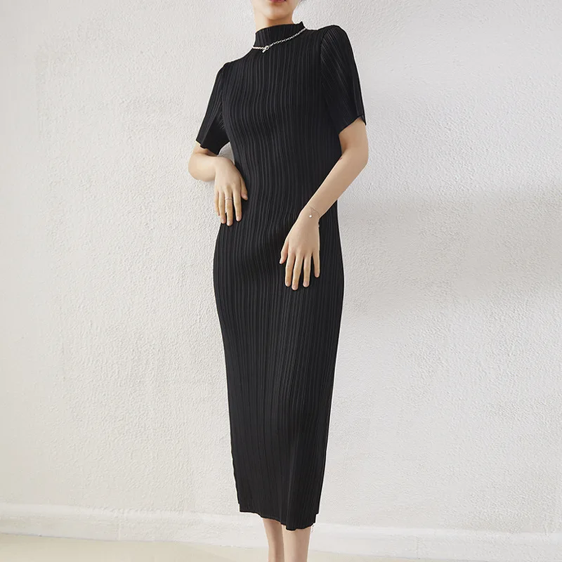 

Pleated Women's Solid Color Backed Long Dress Korean Version Summer Fashion Commuter Shopping Versatile Black Dress Robe