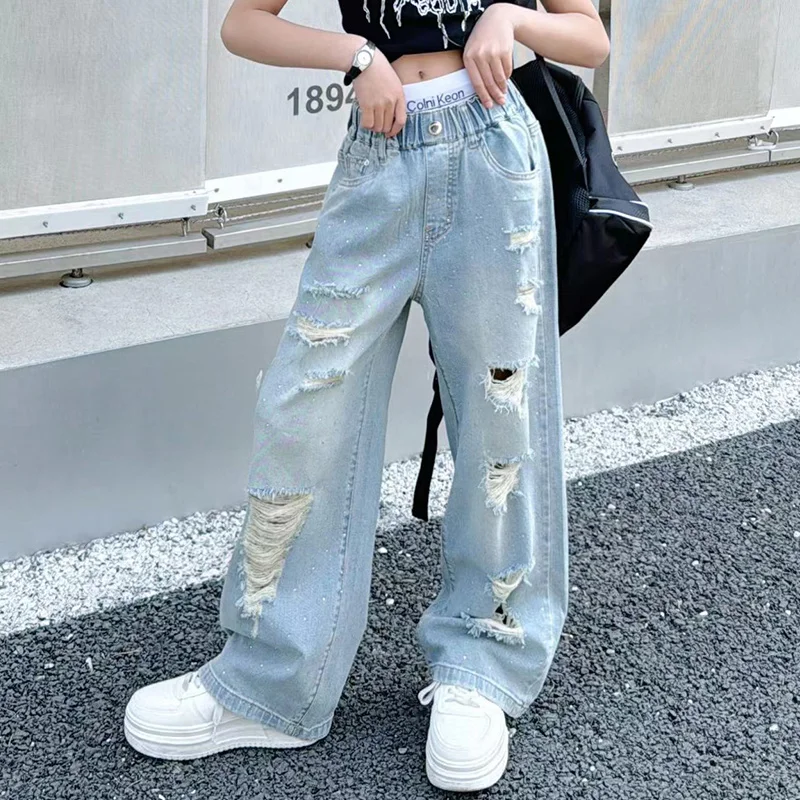 Pantalones vaqueros desgastados con agujeros para adolescentes