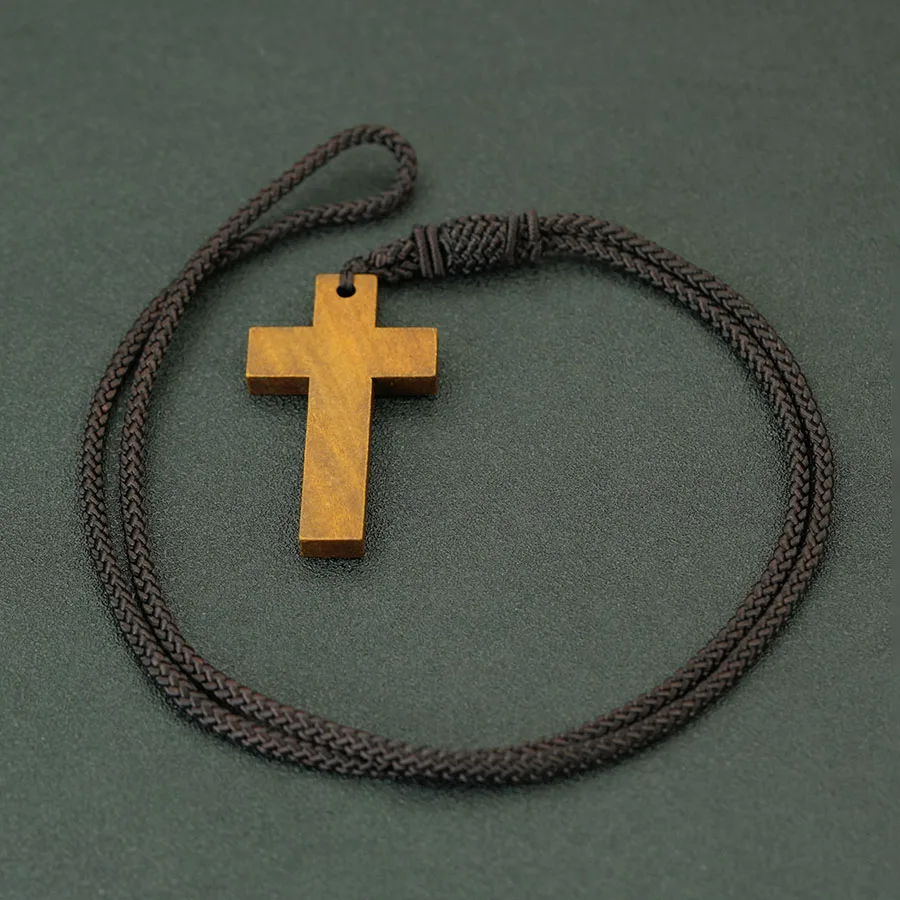 Handgefertigte geschnitzte Holzkruzifix-Halskette für Männer, katholischer christlicher Jesus-Kreuz-Anhänger, geflochtene Seilkette, religiöser Schmuck – Detail 10