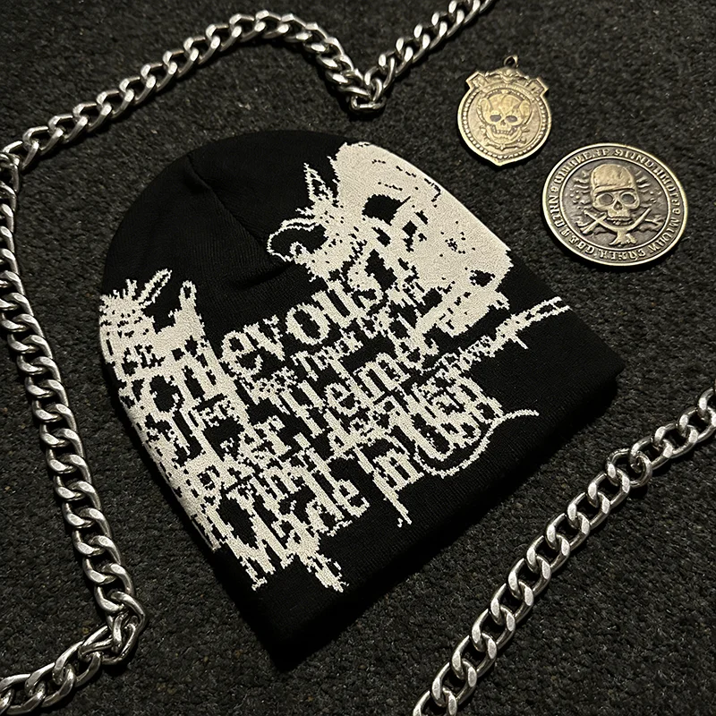 Gotische Drachen-Print Buchstaben-Grafik Beanie für Damen 2026 Schwarz Y2K Punk Streetwear Mütze – Detail 2