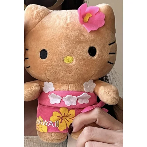 thumbnail image 1 of Muñeco de peluche Kawaii Hello Kitty Sanrio, muñeco de peluche creativo de color piel, colección hawaiana, lindos juguetes de decoración de habitación rellenos Y2k, 1 of 5