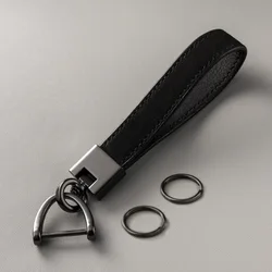 Luxurious Genuine Leather Keychain - Elegant Gift (Black)