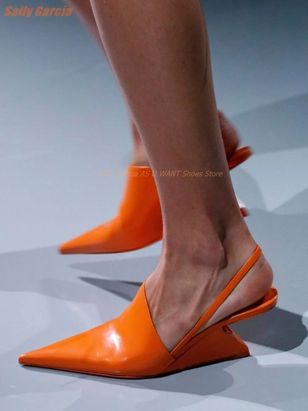 

Strange Heel Back Strap Sandals Patent Leather Pointed Toe Orange Black Floating Women Shoes Fashion New Arrival Catwalk