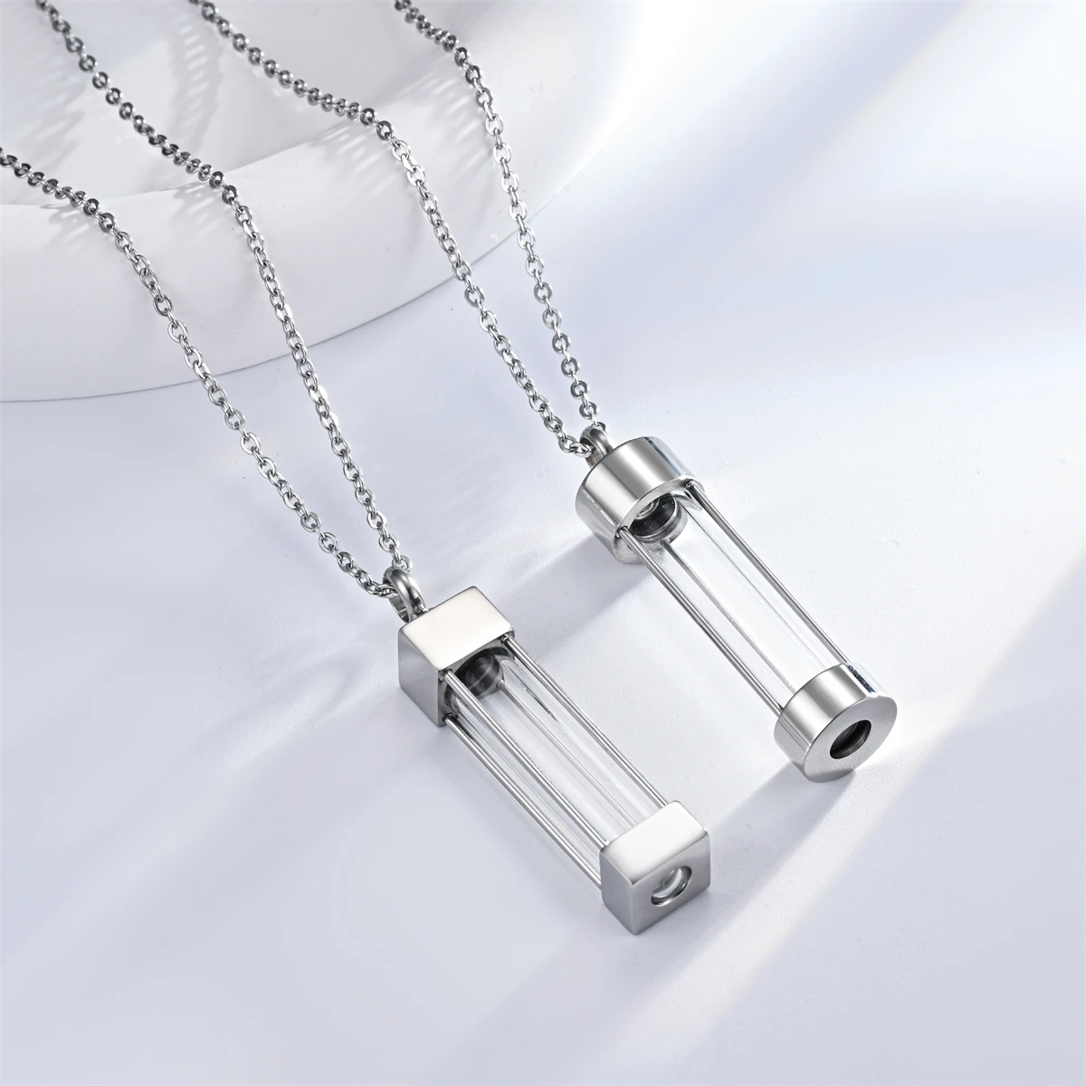 Fashion Glass Cremation Jewelry Urn Necklace for Ashes Stainless Steel Perfume Vial Openable Pendant with Filling Set 4