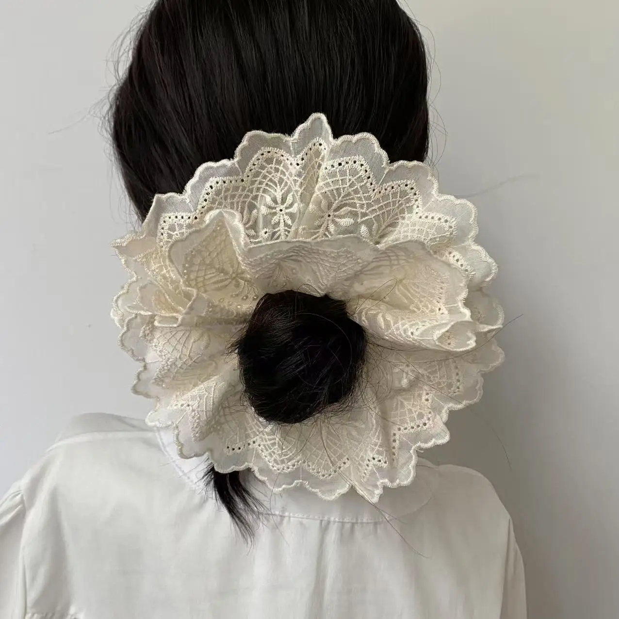 1PC White Lace Hair Scrunchies, 2 - Piece Floral Embroidered Hair Bands, Gentle Elastic Hair Ties for Girls