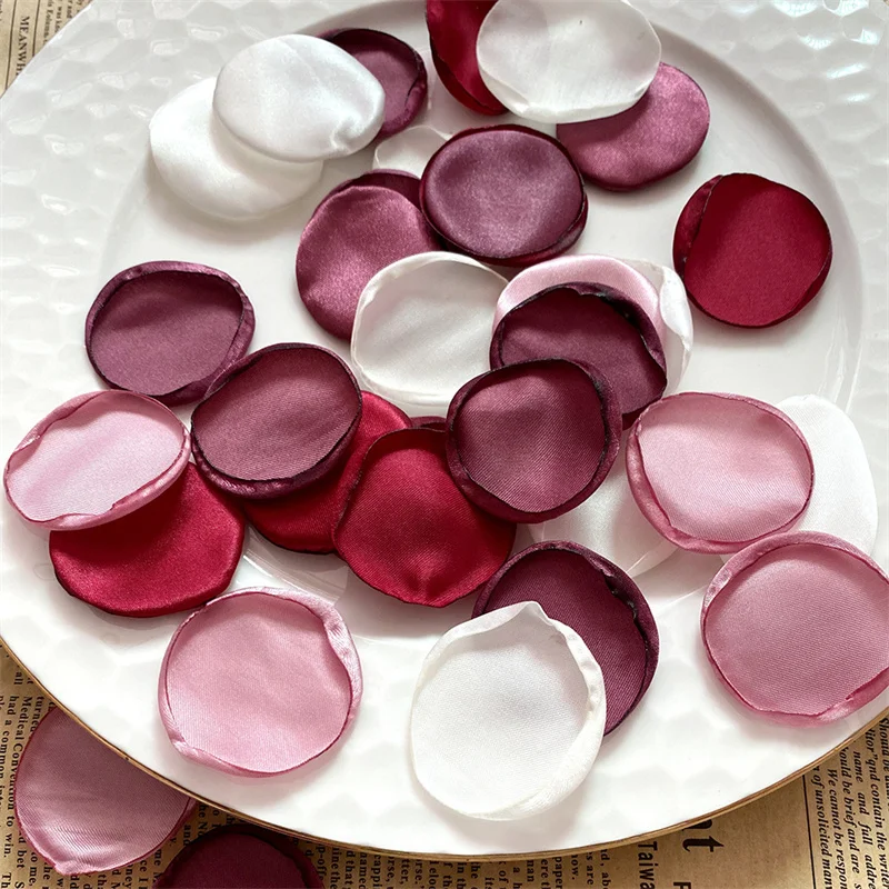 thumbnail image 1 of 100/200 piezas de pétalos de rosa para boda, pétalos de rosa de seda hechos a mano, flores artificiales para boda, decoración de boda, San Valentín, 50 %, 1 of 5