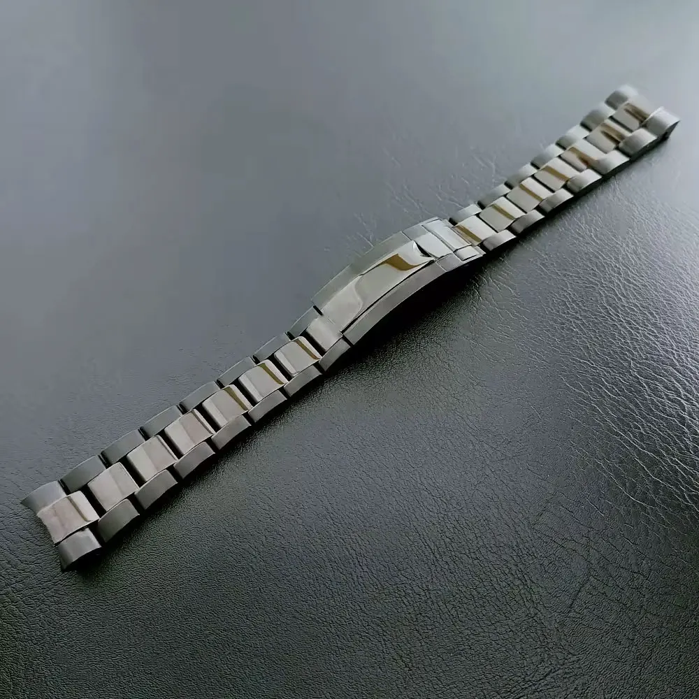 Elegant 39.3mm Silvery/Gold Men's Watch with Steel Case and 20mm Strap Box