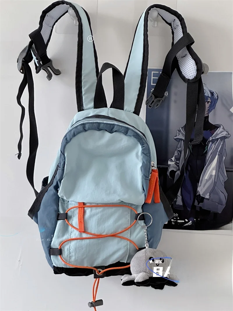 Blue trumpet + small octopus