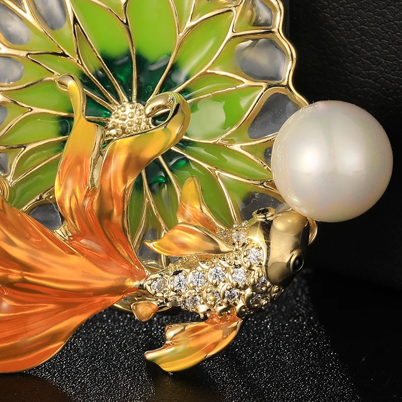 High-end Ethnic Enamel Pin and Brooch for Woman Delicate Luxury Temperament Goldfish Lotus Leaf Shell Pearl Corsage Pins Corsage