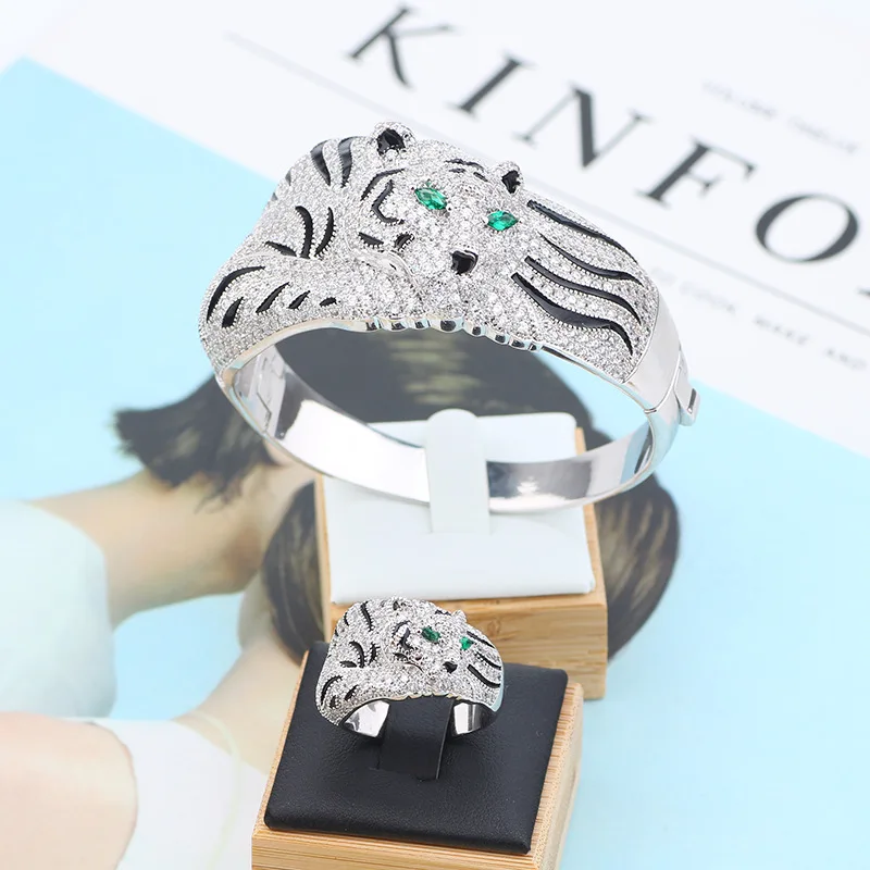 أوروبا أمريكا الاسلوب المناسب النساء سيدة مطلي الذ...