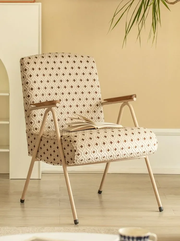 Balcony Iron Single Sofa Chair Set for Small Spaces Homestay Lounge Commercial Talk Set with Trendy Mini Sofa and Coffee Table