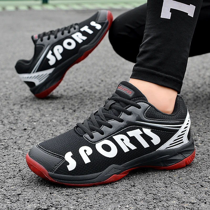 L016 New professional men's badminton shoes Breathable and anti skid