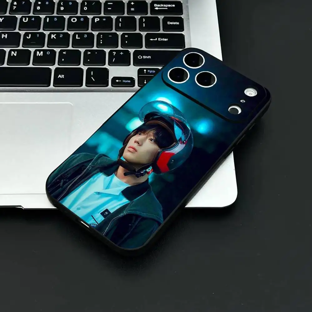 Stylish UV Spray Painted Anti-Fall Phone Case with Daily Protection