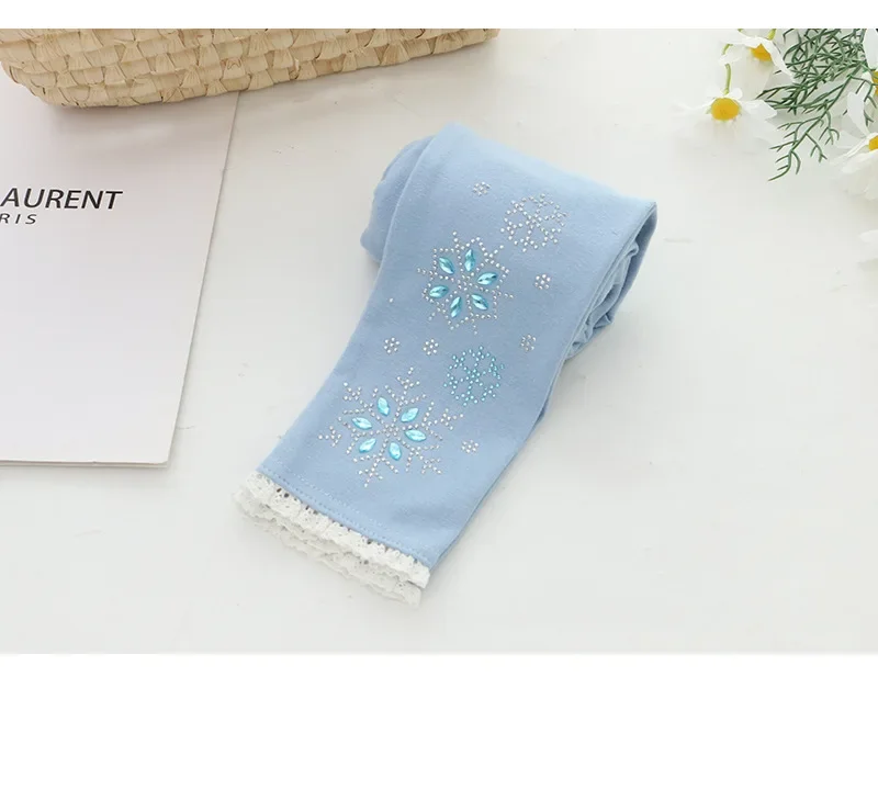 Spitzen-Strumpfhose mit Strasssteinen_13.jpg