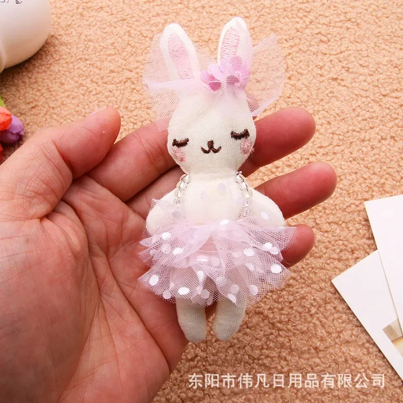 thumbnail image 1 of 10-15cm Juguetes de peluche suaves Lindo llavero de peluche de animal Colgante Vestido Conejo Bolso Adornos de coche Regalos de cumpleaños y Navidad, 1 of 5