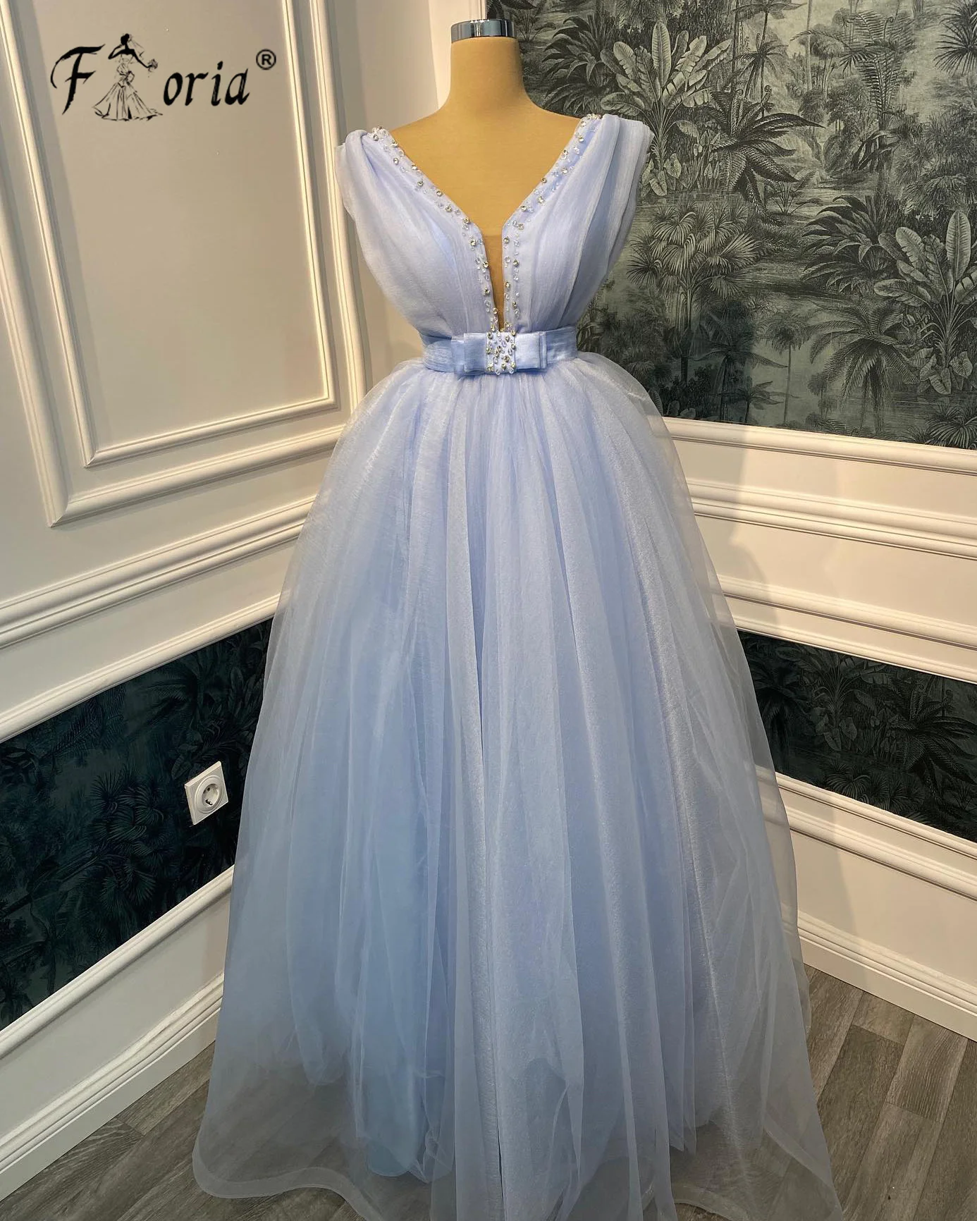 

Princess Tulle Light Blue V Neck Prom Dress with Belt Crystal Floor Length Simple Cheap Bridesmaid Dress For Wedding Guest Party