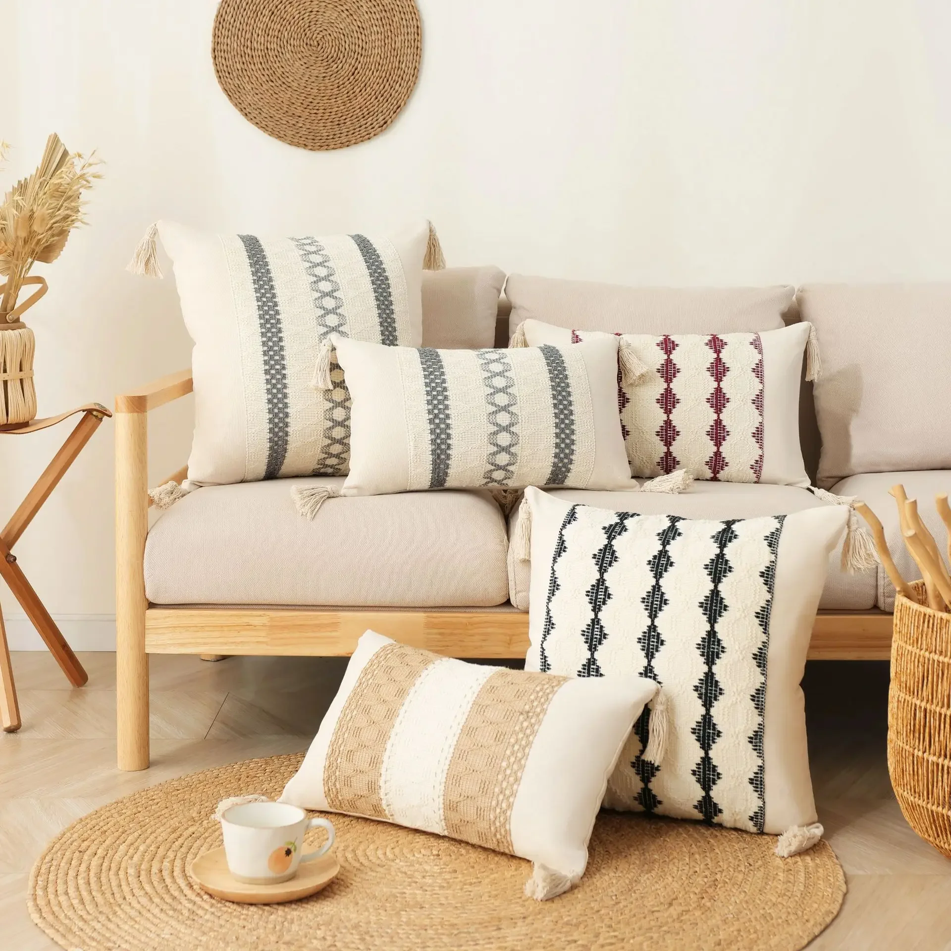 Cotton and Linen Handmade Tassel Cushion Cover Bohemian Geometric Crochet Pillowcases Plus Size Home Decoration 55x55/60x60cm