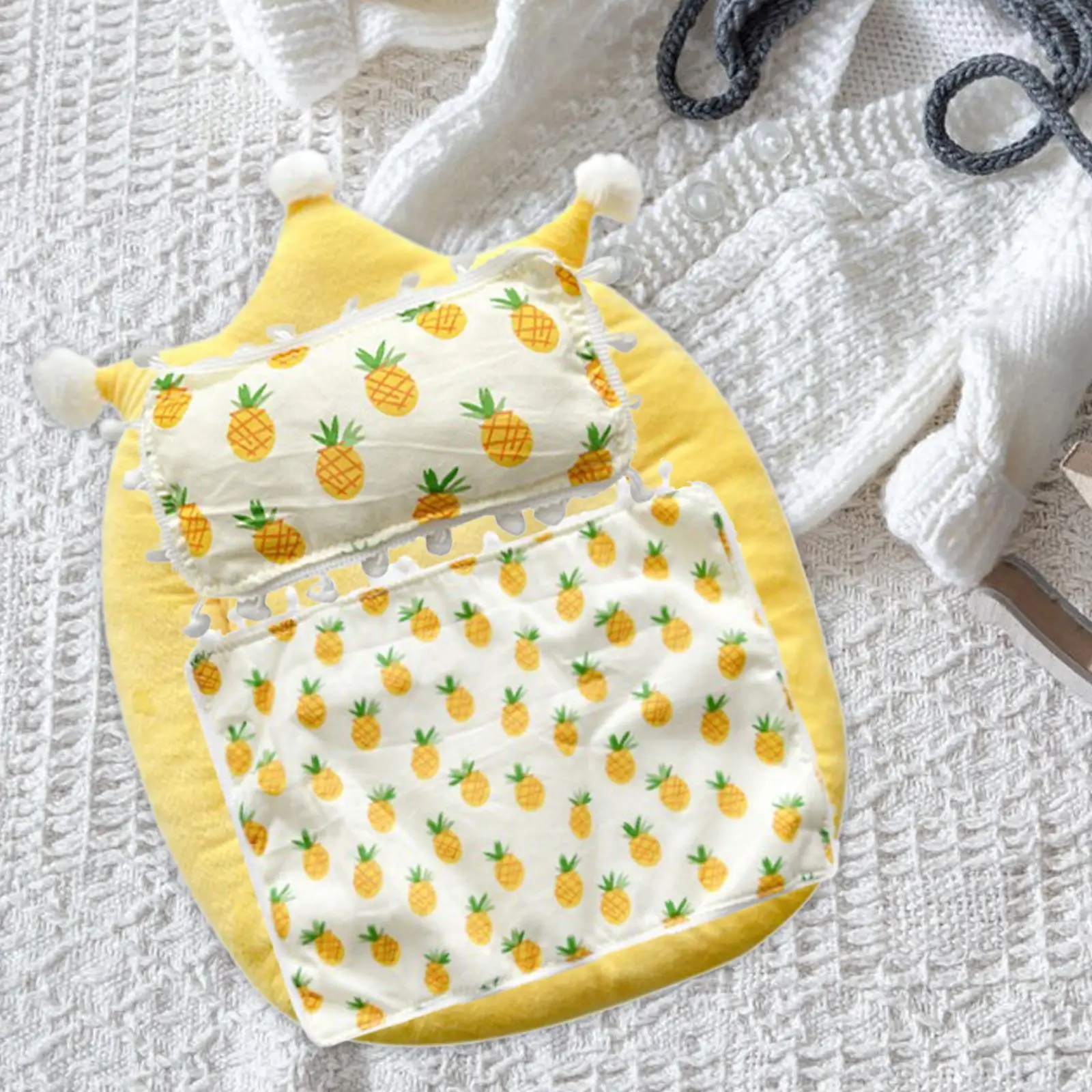 

Doll Bedding Dollhouse Bedding Reversible Print Pretty 1/6 Scale Soft Dollhouse Furniture with Quilt, Pillow Doll Accessories