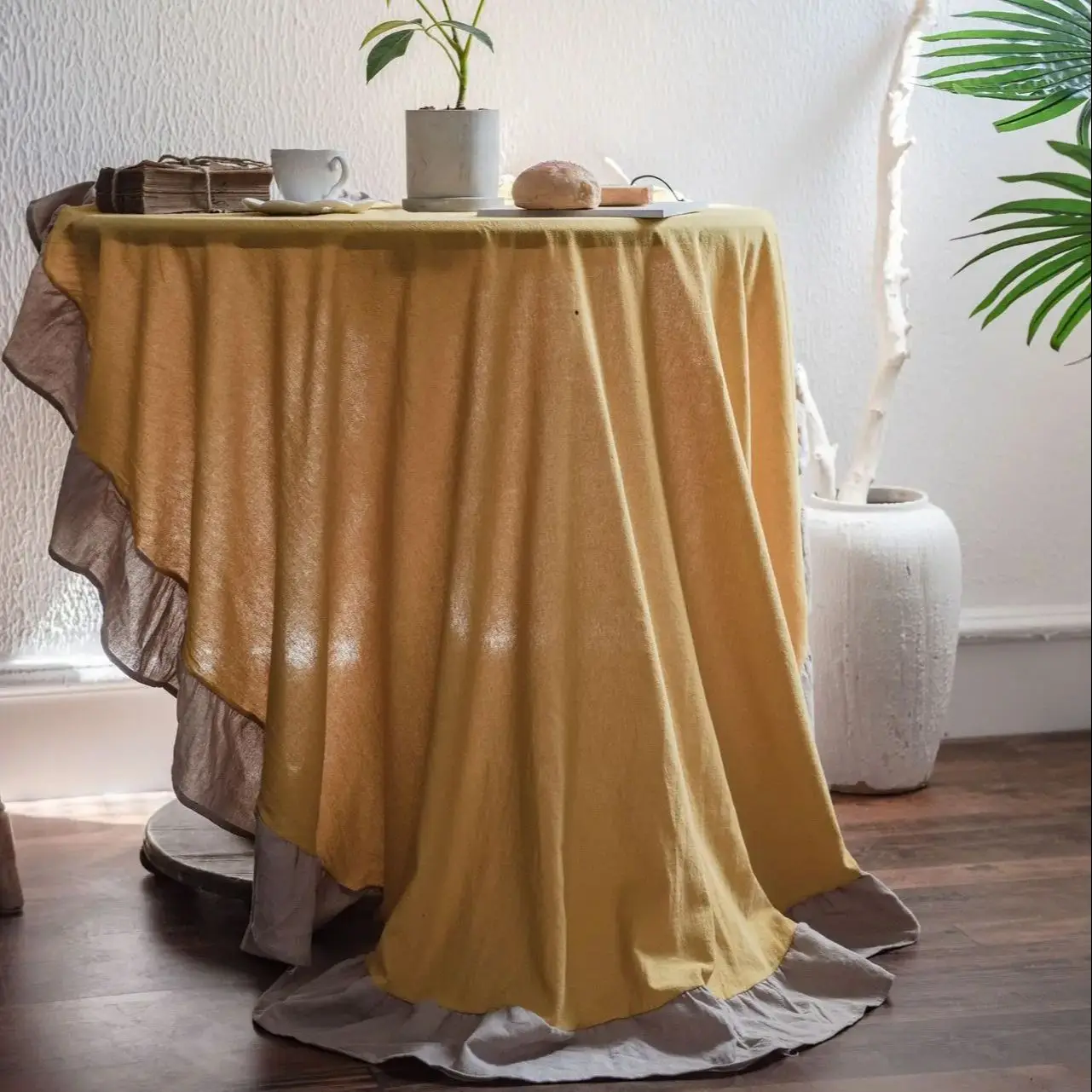 French Romantic Ruffle Cotton Linen Tablecloth - Retro Party Decoration