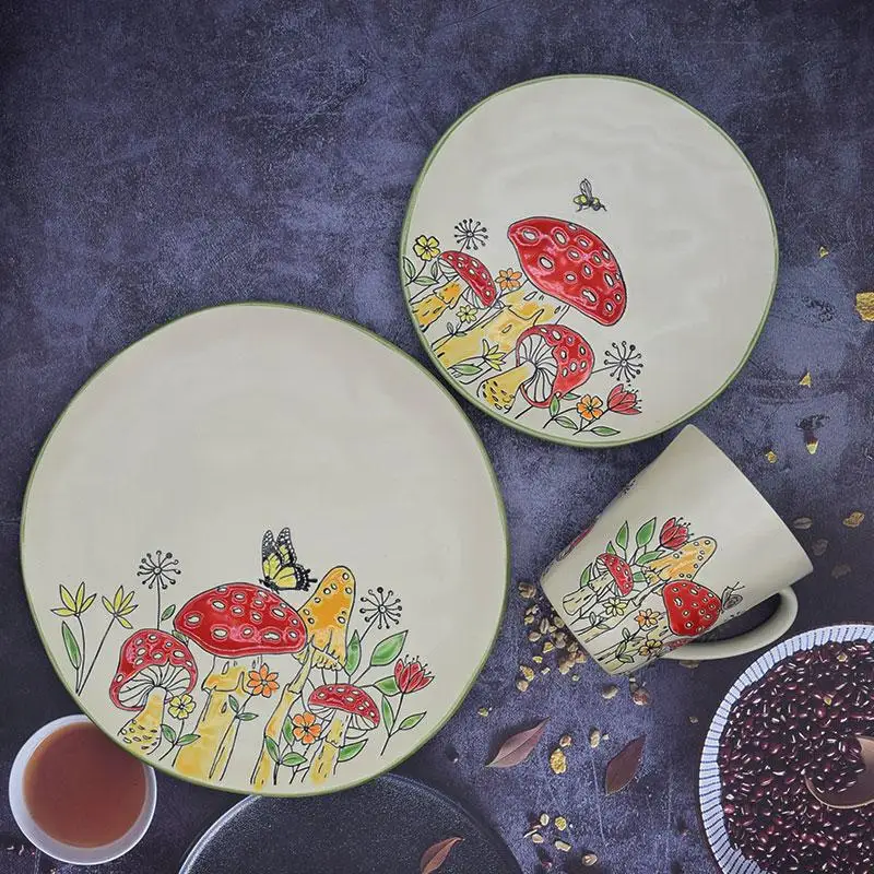 Creative hand-painted ceramic plate, vegetable board, household tableware, steak board, round plate, European glass fruit plate