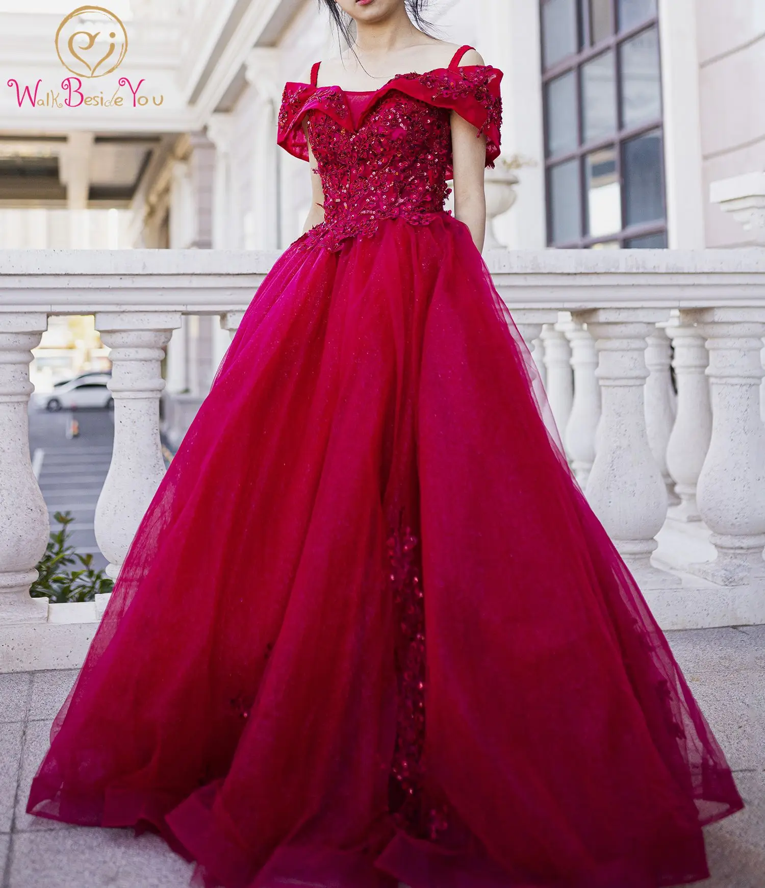 

Burgundy Quinceanera Dresses 2022 Ball Gown Sequined Lace Applique Off Shoulder Long Floor Length Sweet 15 Girl Party Gowns
