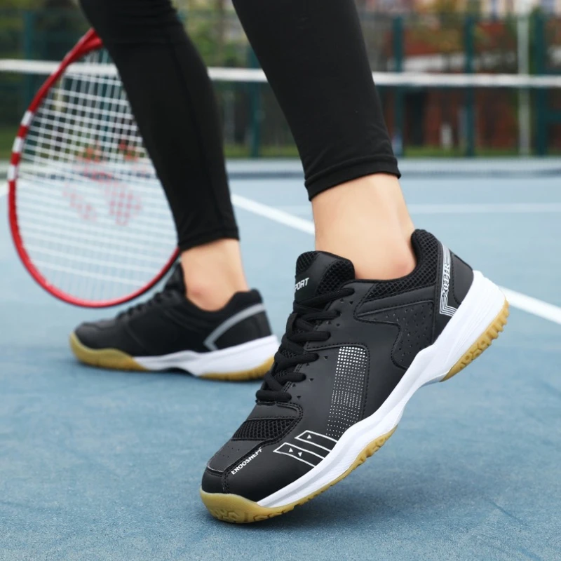 New Men's Round-toe Tennis and Table Tennis Shoes Round-toe Color-matched High-quality Soft-soled Comfortable Sports Shoes