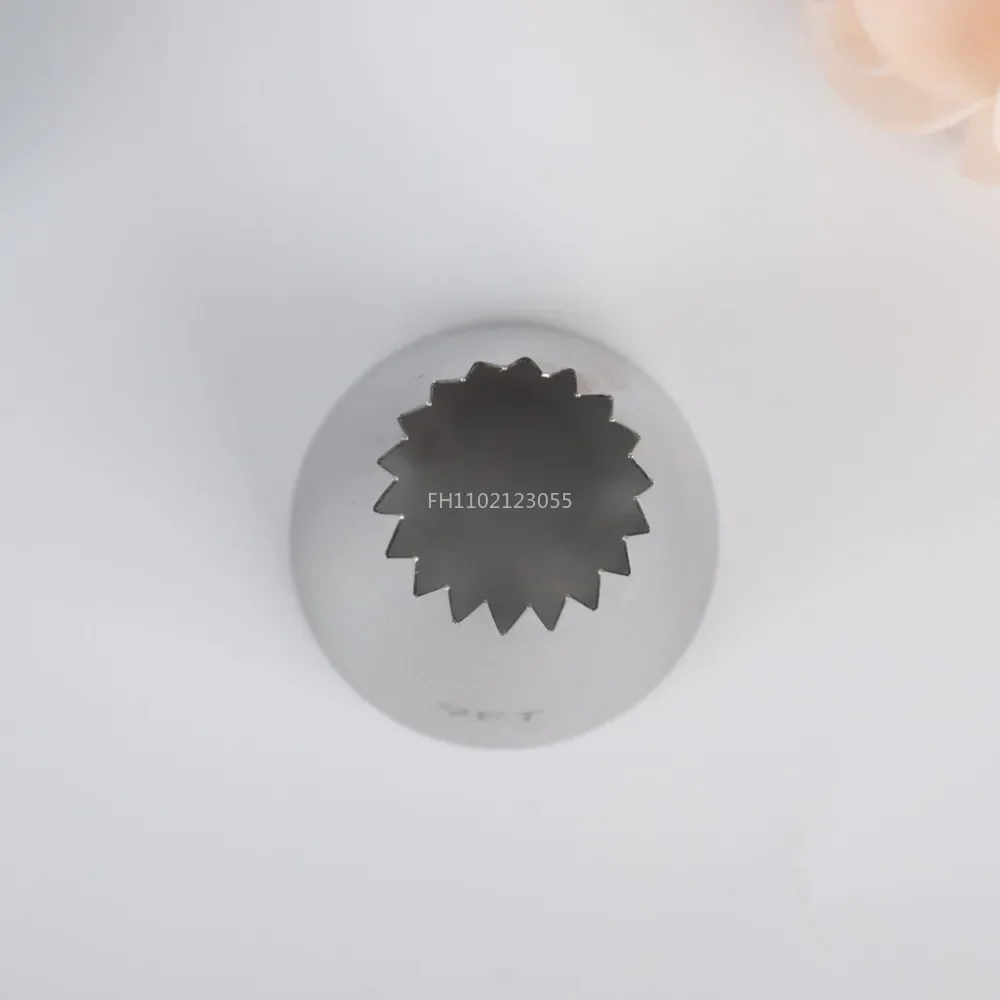 2PCS Large Icing Piping Nozzles Russian Nozzles Pastry Tips Cookies Cake Decorating Tools Tips Cream Fondant Pastry Nozzles