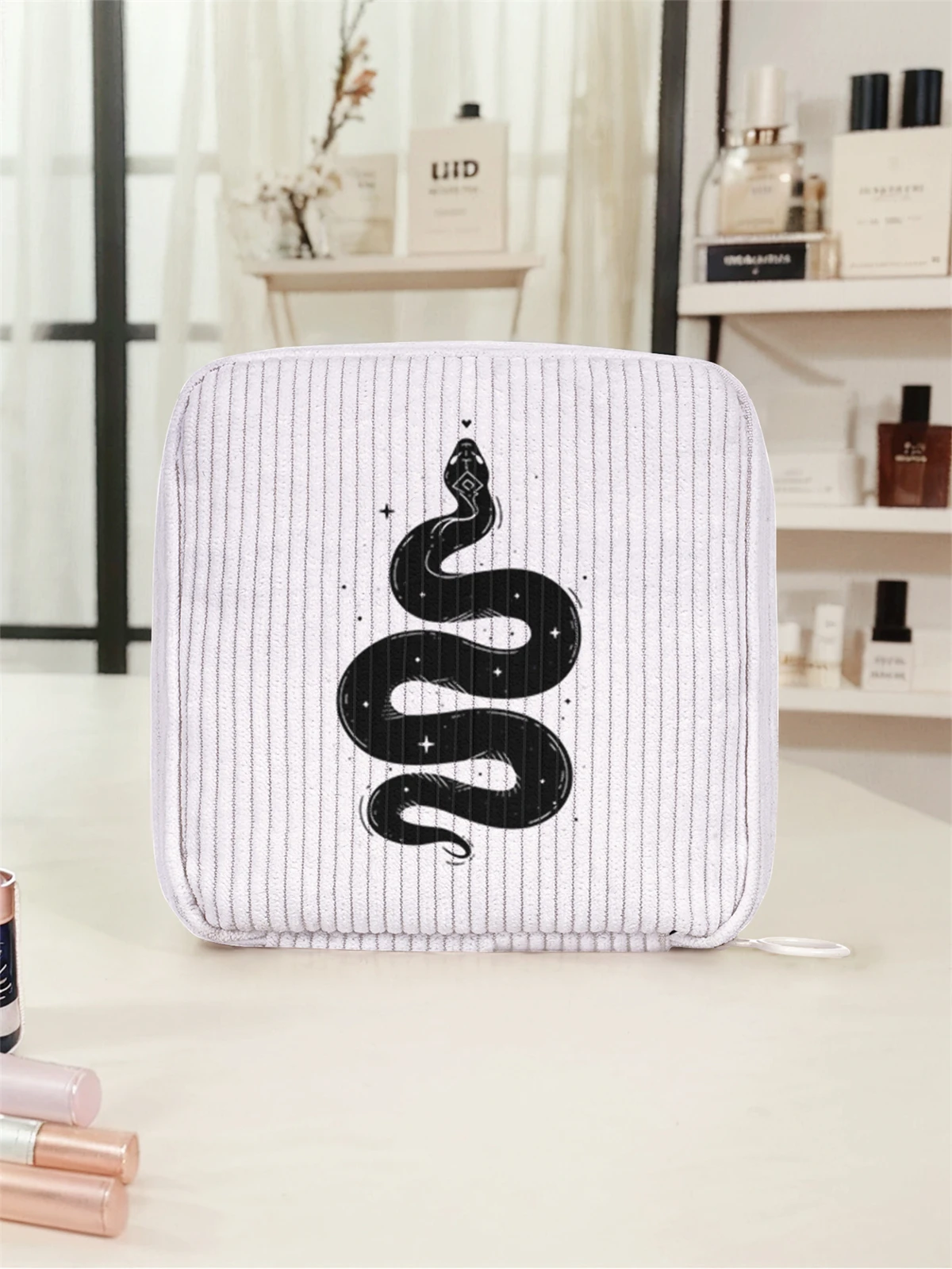 Snake pattern printed sanitary napkin storage bag, women's lightweight tissue bag, sanitary tissue bag