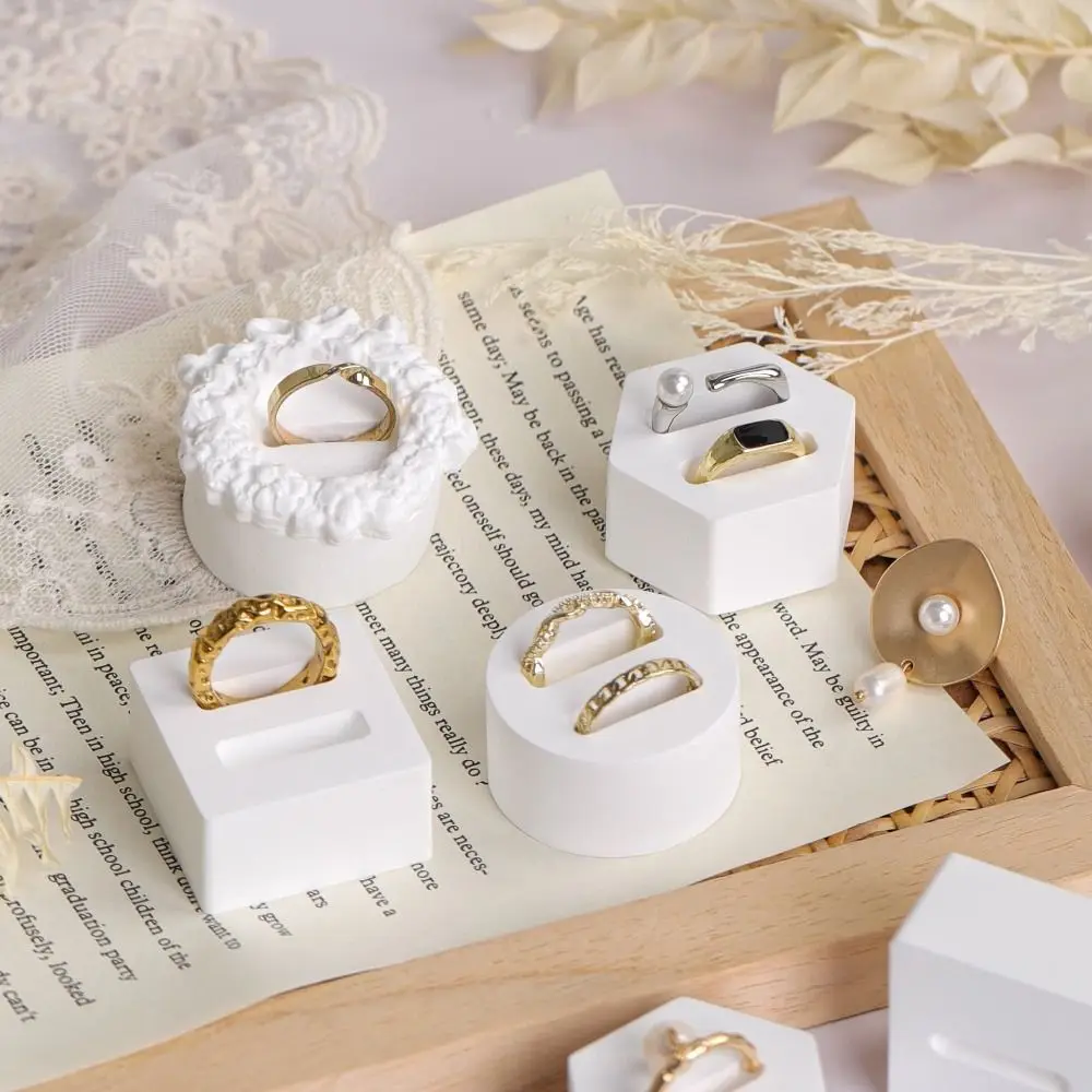 

White Gypsum Jewelry Ring Display Rack Fashion Lightweight Creative Storage Case Storage Holder Photography Props